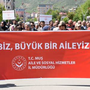 BİZ BÜYÜK BİR AİLEYİZ - fotoğraf 1