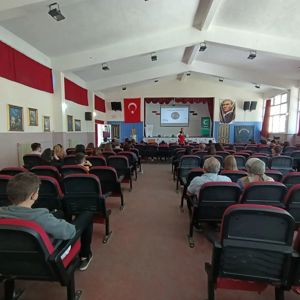 Edirne İl Çocuk Hakları Komitesi tarafından  “Dijital Okur Yazarlılık, Güvenli İnternet ve Teknoloji Bağımlılığı”  Konusunda Eğitim Düzenlendi - fotoğraf 1
