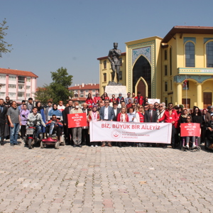 15-21 Mayıs Aile Haftası Kapsamında “Biz, Büyük Bir Aileyiz” Yürüyüşü Gerçekleşti - fotoğraf 1