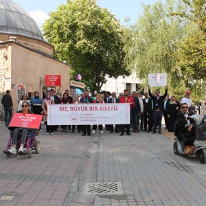 15-21 Mayıs Aile Haftası Kapsamında “Biz, Büyük Bir Aileyiz” Yürüyüşü Gerçekleşti - fotoğraf 4