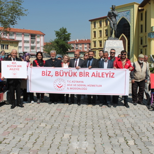 15-21 Mayıs Aile Haftası Kapsamında “Biz, Büyük Bir Aileyiz” Yürüyüşü Gerçekleşti - fotoğraf 5