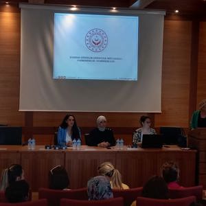 “Akademide Kadın Buluşmaları” Programında Kadına Yönelik Şiddet ile Mücadele Eğitimi Verildi - fotoğraf 1