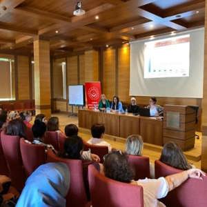 “Akademide Kadın Buluşmaları” Programında Kadına Yönelik Şiddet ile Mücadele Eğitimi Verildi - fotoğraf 2