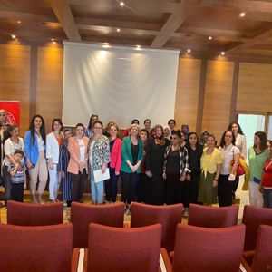 “Akademide Kadın Buluşmaları” Programında Kadına Yönelik Şiddet ile Mücadele Eğitimi Verildi - fotoğraf 3