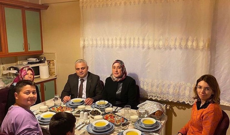 İl Müdürümüz Fethi ELMAS, Şehit Taner Çobanoğlu'nun Ailesine İftarda Misafir Oldu