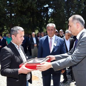 Kıbrıs Gazimiz Aziz ÇELİK'i Son Yolculuğuna Uğurladık - fotoğraf 1
