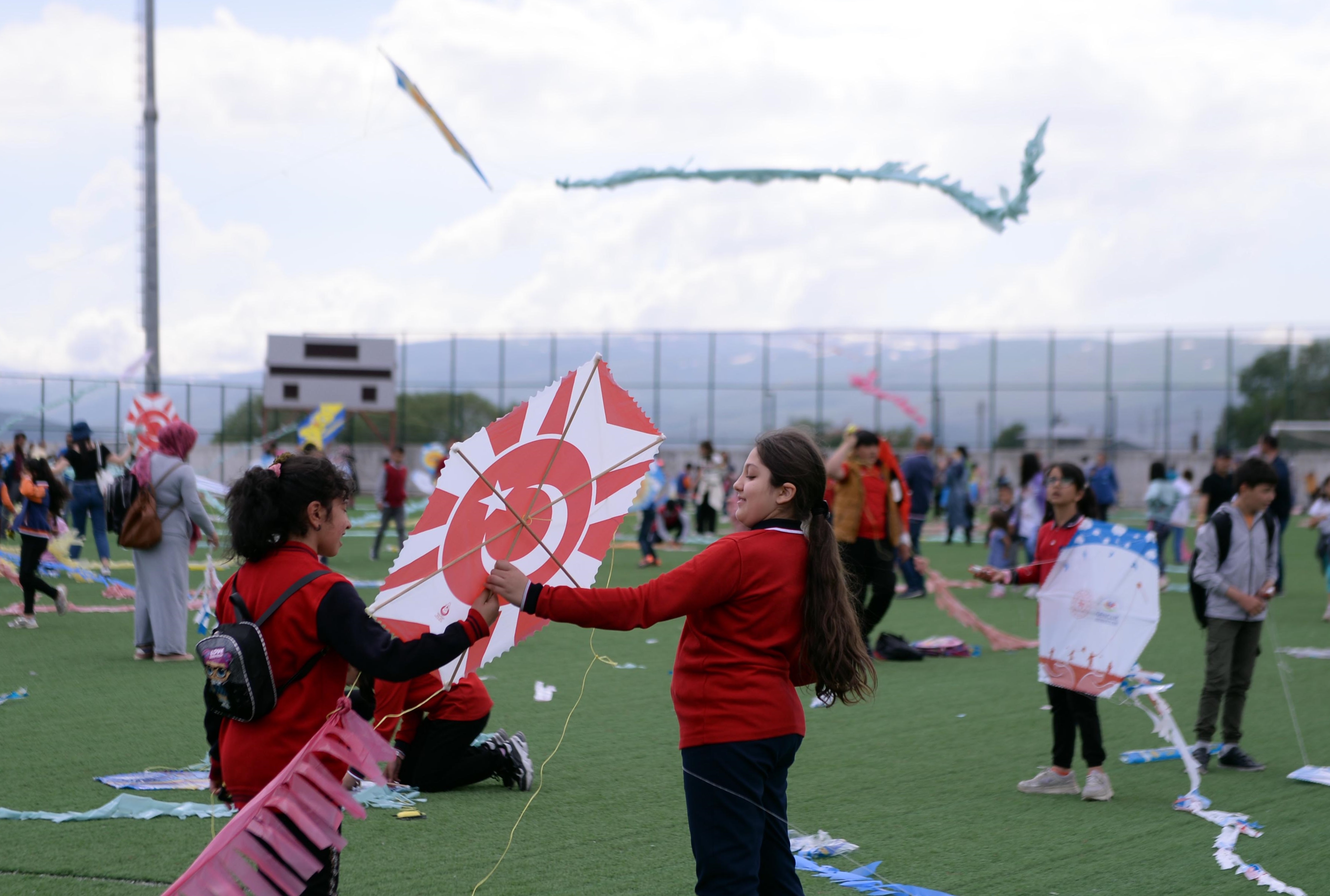 Bakanımız Derya Yanık: “SED’den yararlanan çocuklarımız için ailelerin hesaplarına haziranda toplam 238 milyon TL yatırdık”
