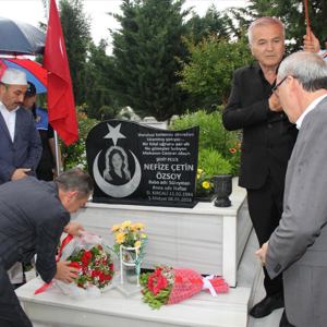 Şehit Polis Memurumuz Nefize ÇETİN ÖZSOY Kabri Başında Anıldı - fotoğraf 2