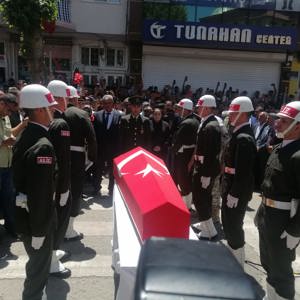Kahraman Mehmetçiğimiz P. Söz. Er Fuat ÖZER'i Son Yolculuğuna Uğurladık - fotoğraf 4