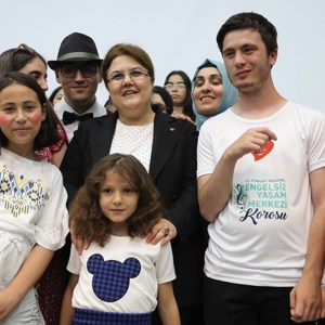Bakanımız Derya Yanık Engelsiz Yaşam Merkezini Ziyaret Etti - fotoğraf 7