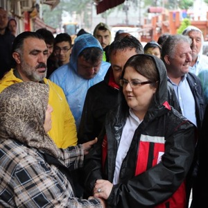 Bakanımız Derya Yanık Sel Felaketinden Etkilenen Karabük’te İncelemelerde Bulundu - fotoğraf 1