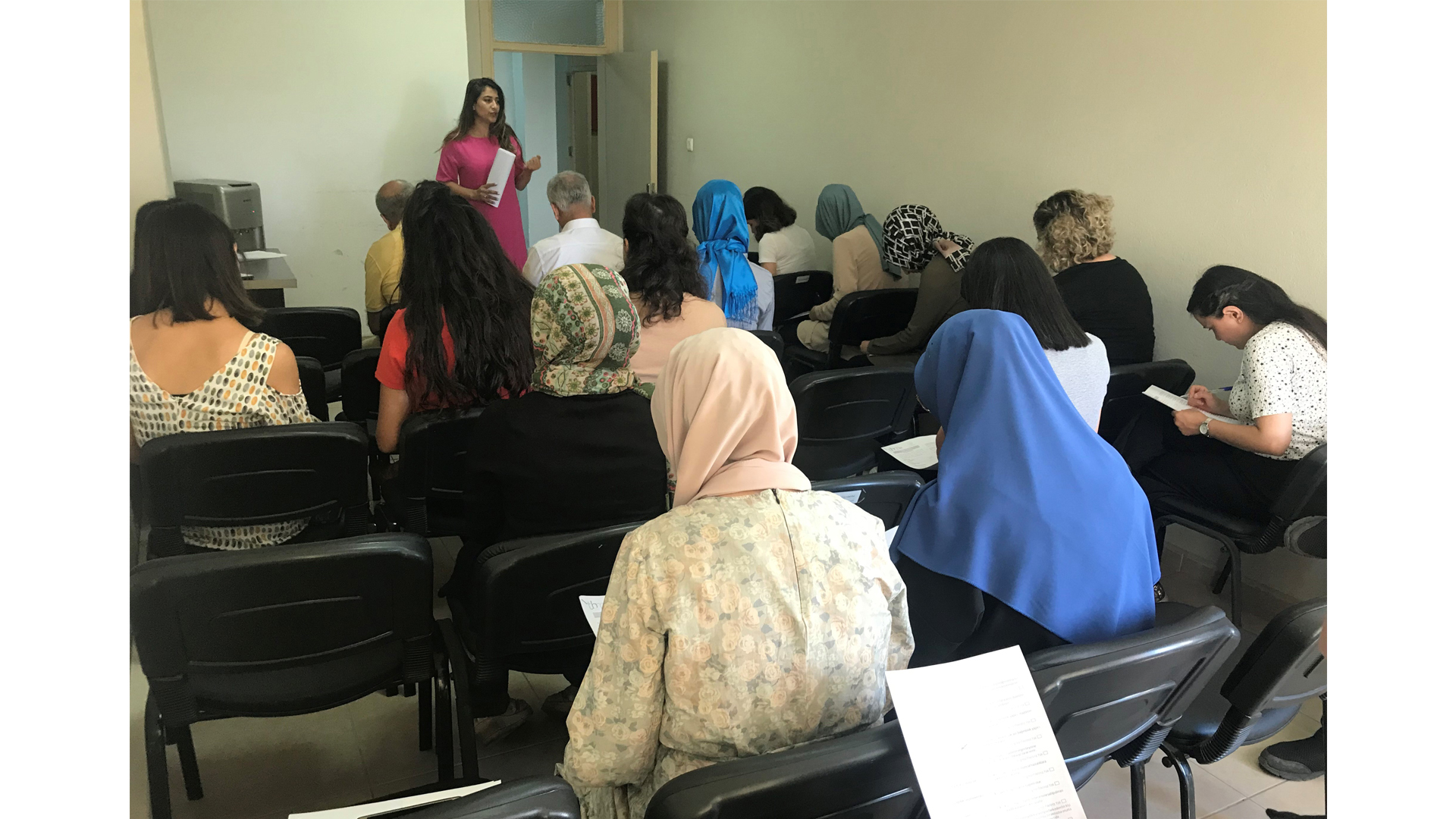 İskenderun Sosyal Hizmet Merkezi personeline “Madde ve Teknoloji Bağımlılığı” semineri verildi.