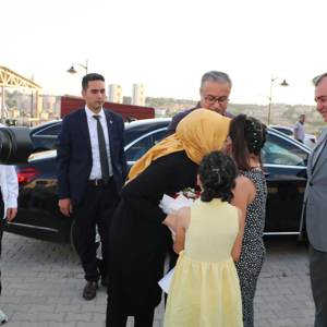 Vali Ali İhsan SU ve Eşi Zeliha SU Hanımefendi Ayşe Hafsa Sultan Çocuk Evleri Sitesi'nde Çocuklarla Bir Araya Geldi  - fotoğraf 1