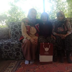 Bayram Arefesinde Şehitlerimizin Ailelerini Ziyaret Ettik - fotoğraf 14