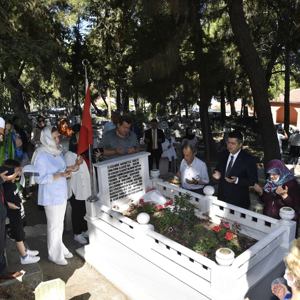 15 Temmuz Demokrasi ve Milli Birlik Günü Kapsamında  Şehitlerimizin Kabirleri Ziyaret Edildi - fotoğraf 1