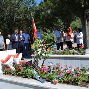 15 Temmuz Demokrasi ve Milli Birlik Günü Kapsamında  Şehitlerimizin Kabirleri Ziyaret Edildi - fotoğraf 3
