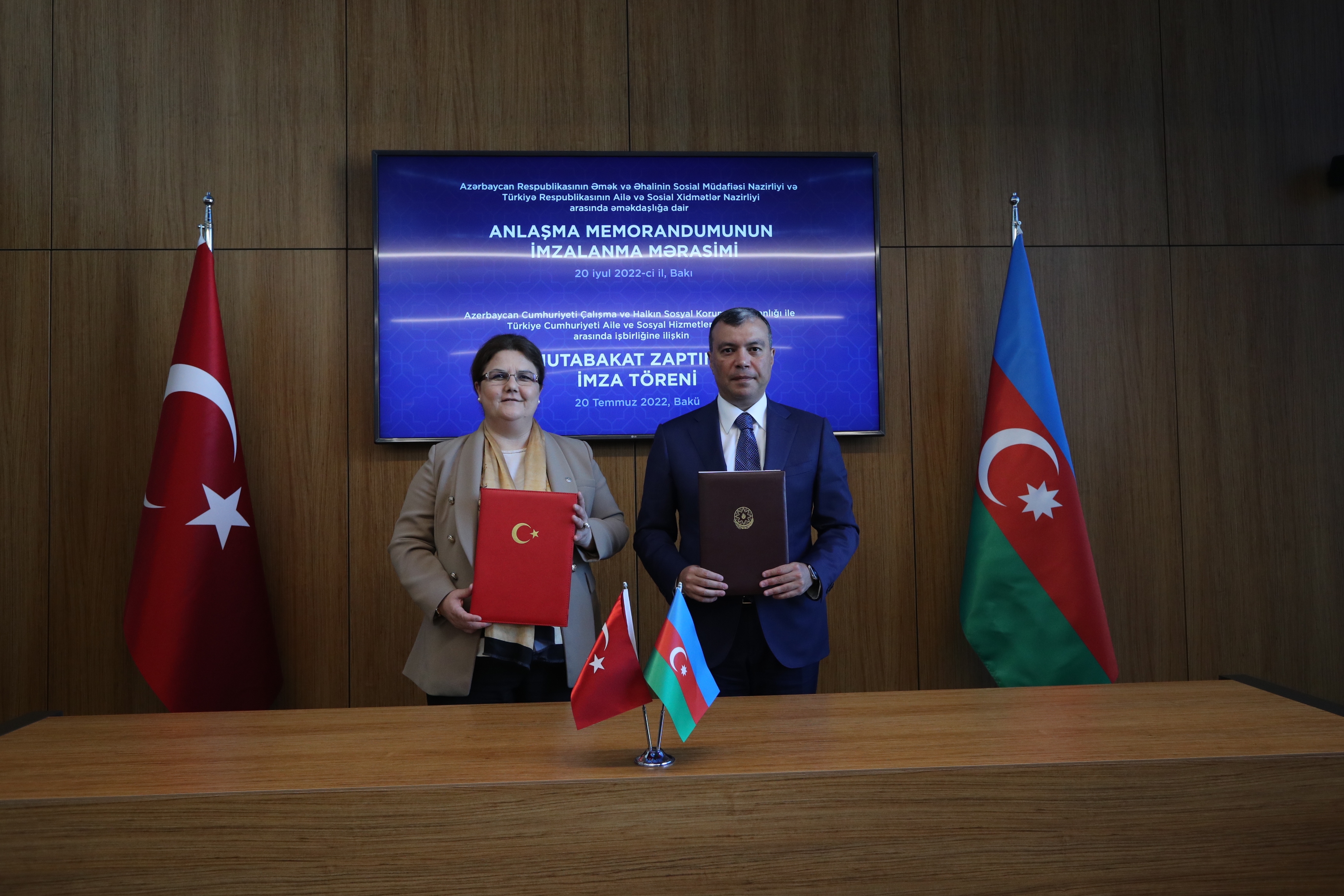 Bakanımız Derya Yanık Türkiye ve Azerbaycan Arasında "Sosyal Hizmetler" Alanında İş Birliğine Yönelik Mutabakat Zaptını İmzaladı