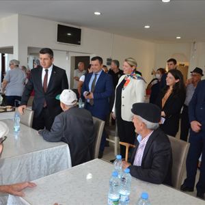 Edirne Valimiz H. Kürşat KIRBIYIK, Uzunköprü Süleybe Şefik ÖZTÜRK Huzurevini Ziyaret Etti - fotoğraf 2