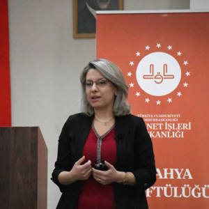 Kütahya İl Müftülüğü ile Aile ve Sosyal Hizmetler İl Müdürlüğümüz işbirliğiyle “Bir Yetime Aile Olmak “ Konulu Panel Düzenlendi - fotoğraf 6