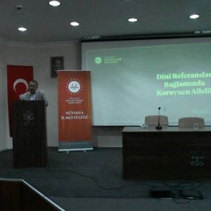 Kütahya İl Müftülüğü ile Aile ve Sosyal Hizmetler İl Müdürlüğümüz işbirliğiyle “Bir Yetime Aile Olmak “ Konulu Panel Düzenlendi - fotoğraf 3