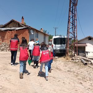 İlimiz Emet İlçesi Küreci Köyü'nde Gerçekleşen Orman Yangını Neticesinde Yangından Etkilenen Vatandaşlarımıza Psikososyal Destek Hizmeti Sunuldu - fotoğraf 1
