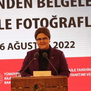 Bakanımız Derya Yanık "Aile Tarihinden Belgeler Kitabı"nı Tanıttı - fotoğraf 1