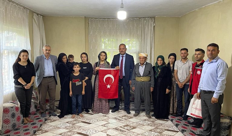 Şemdinli'de Şehit Olan Güvenlik Korucuları Ailelerine Taziye Ziyareti