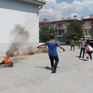 Yangın Söndürme ve Tahliye Tatbikatı Yapıldı - fotoğraf 3