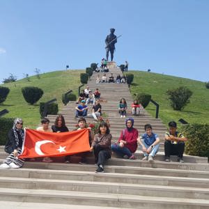 Okul Destek Projesi Kapsamındaki Çocuklarımız Büyük Taarruz'un 100. Yıl Dönümü Dolayısıyla Muharebenin Kazanıldığı Toprakları Ziyaret Ettiler - fotoğraf 1