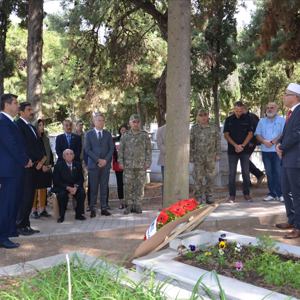 Şehit Üsteğmen Efkan Yıldırım ve Şehit Öğretmen Adnan Tunca  Kabri Başında Anıldı - fotoğraf 1