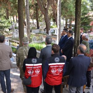 Şehit Üsteğmen Efkan Yıldırım ve Şehit Öğretmen Adnan Tunca  Kabri Başında Anıldı - fotoğraf 3