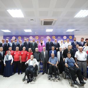 Bakanımız Sayın Derya Yanık Özden Huzurevinde "Dijital Bahar Odası" açılışına katıldı - fotoğraf 7