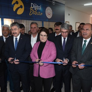 Bakanımız Sayın Derya Yanık Özden Huzurevinde "Dijital Bahar Odası" açılışına katıldı - fotoğraf 10