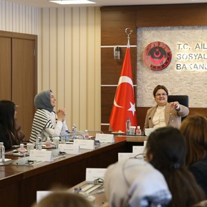 Bakanımız Derya Yanık Kız Çocuklarını Ağırladı - fotoğraf 1