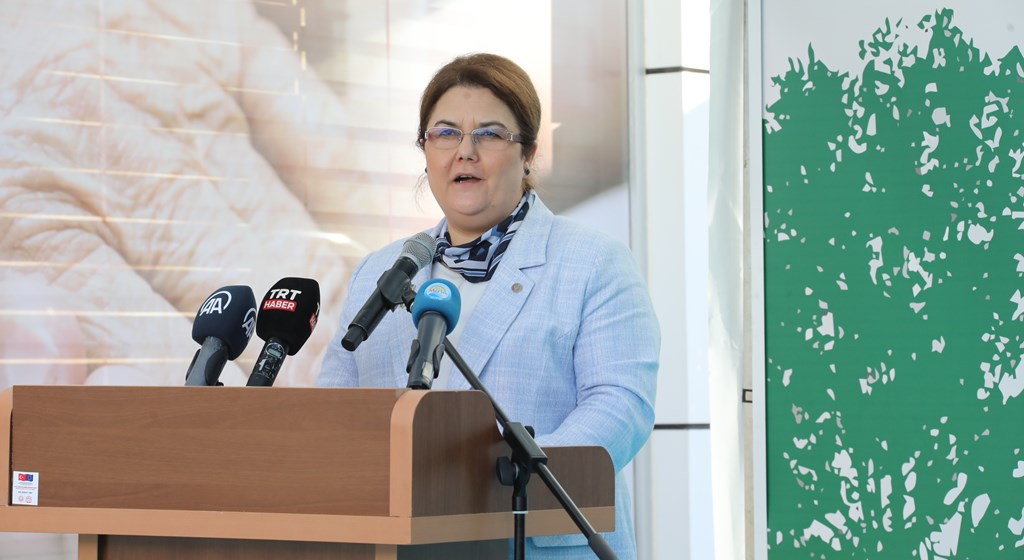 Aile ve Sosyal Bakanımız Derya Yanık Mersin'de Gündüzlü Bakım ve Aktif Yaşam Merkezi’nin Açılışını Yaptı