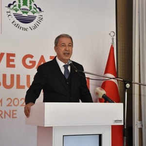 Millî Savunma Bakanımız Sn. Hulusi Akar “Şehit ve Gazi Aileleri Buluşması”na katıldı. - fotoğraf 3