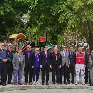 Merzifon Huzurevi Sakinlerimiz Ortantring Sporu Yaptı - fotoğraf 1