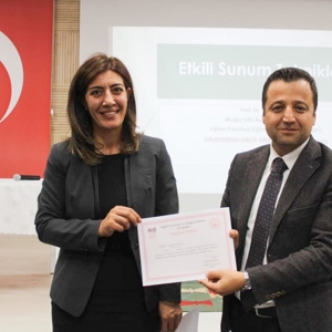"ETKİLİ SUNUM TEKNİKLERİ" EĞİTİMİ DÜZENLENDİ - fotoğraf 7