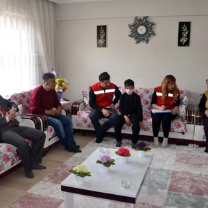 Bakanımız Derya Yanık: “Küçük ev tipi huzurevlerimizde yaşlı çiftlerimizin kendilerini evlerinde hissetmelerini sağlıyoruz” - fotoğraf 9