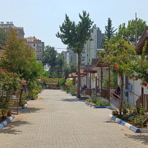 Bakanımız Derya Yanık: “Küçük ev tipi huzurevlerimizde yaşlı çiftlerimizin kendilerini evlerinde hissetmelerini sağlıyoruz” - fotoğraf 5