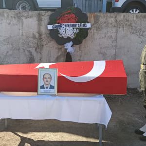 İl Müdürümüz İbrahim BAŞ, hastalığı sonucu vefat eden Gazimiz Turan ÖZÇELİK’in cenaze törenine katılım sağladı. - fotoğraf 1