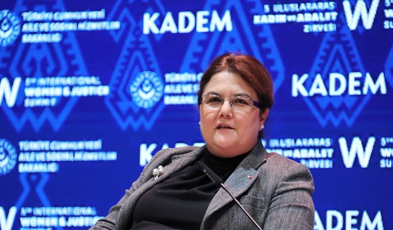 Bakanımız Derya Yanık 5. Uluslararası Kadın ve Adalet Zirvesi Kapsamında Gerçekleşen Liderler Oturumuna Katıldı
