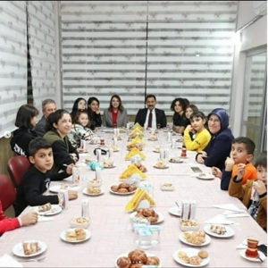 Yeşilırmak Çocuk Evleri Sitesinde kalan çocuklarımızın doğum günü kutlama programı - fotoğraf 5