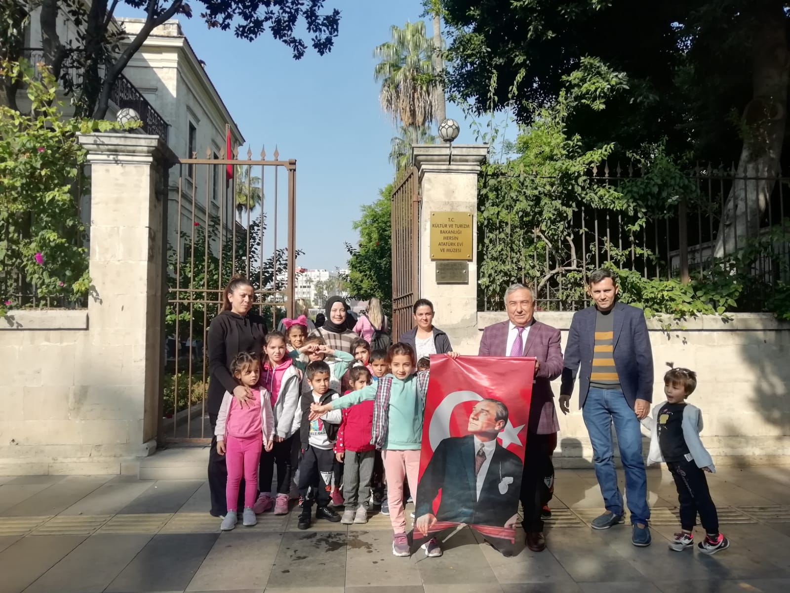 Çocuklarımızla birlikte Atatürk Evi Müzesi 'ni ziyaret  ettik.☺