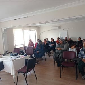 Keşan İlçemizde Aile Eğitim Programı Kapsamında  Eğitimler Devam Ediyor - fotoğraf 2