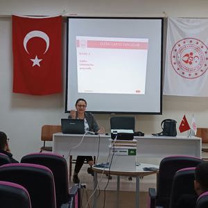 25 Kasım Kadına Yönelik Şiddette Karşı Uluslararası Mücadele Günü Kapsamında Farkındalık Eğitimleri Devam Ediyor - fotoğraf 2