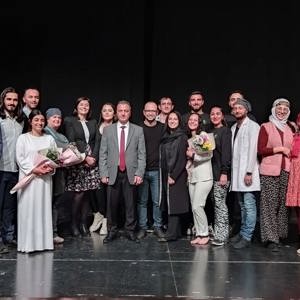 "Ölüm Kadın Meselesi" adlı Tiyatro gösterisi düzenlendi. - fotoğraf 7