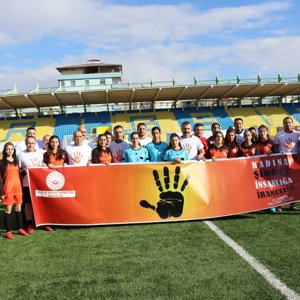 25 KASIM KADINA YÖNELİK ŞİDDETLE MÜCADELE KAPSAMINDA FUTBOL MÜSABAKASI - fotoğraf 3