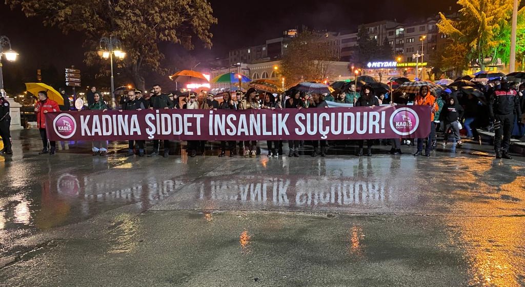 Amasya'da Turuncu Gece Yürüyüşü
