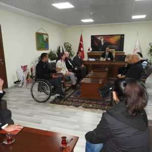 İl Müdürümüze Engelli Sivil Toplum Kuruluşları tarafından ziyaret - fotoğraf 3